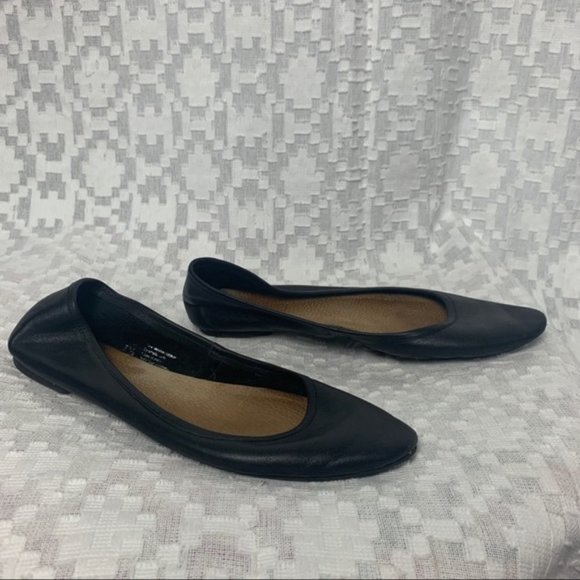 Urban Outfitters Solid Black Slide On Ballet Flats Basic Faux Leather Toe Point - Picture 2 of 6